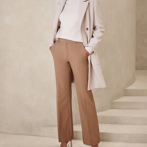 NWOT Banana Republic Plateau Beige SCULPTED BOOTCUT PANT Size 6 Regular length